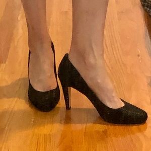 Tahari classic heels